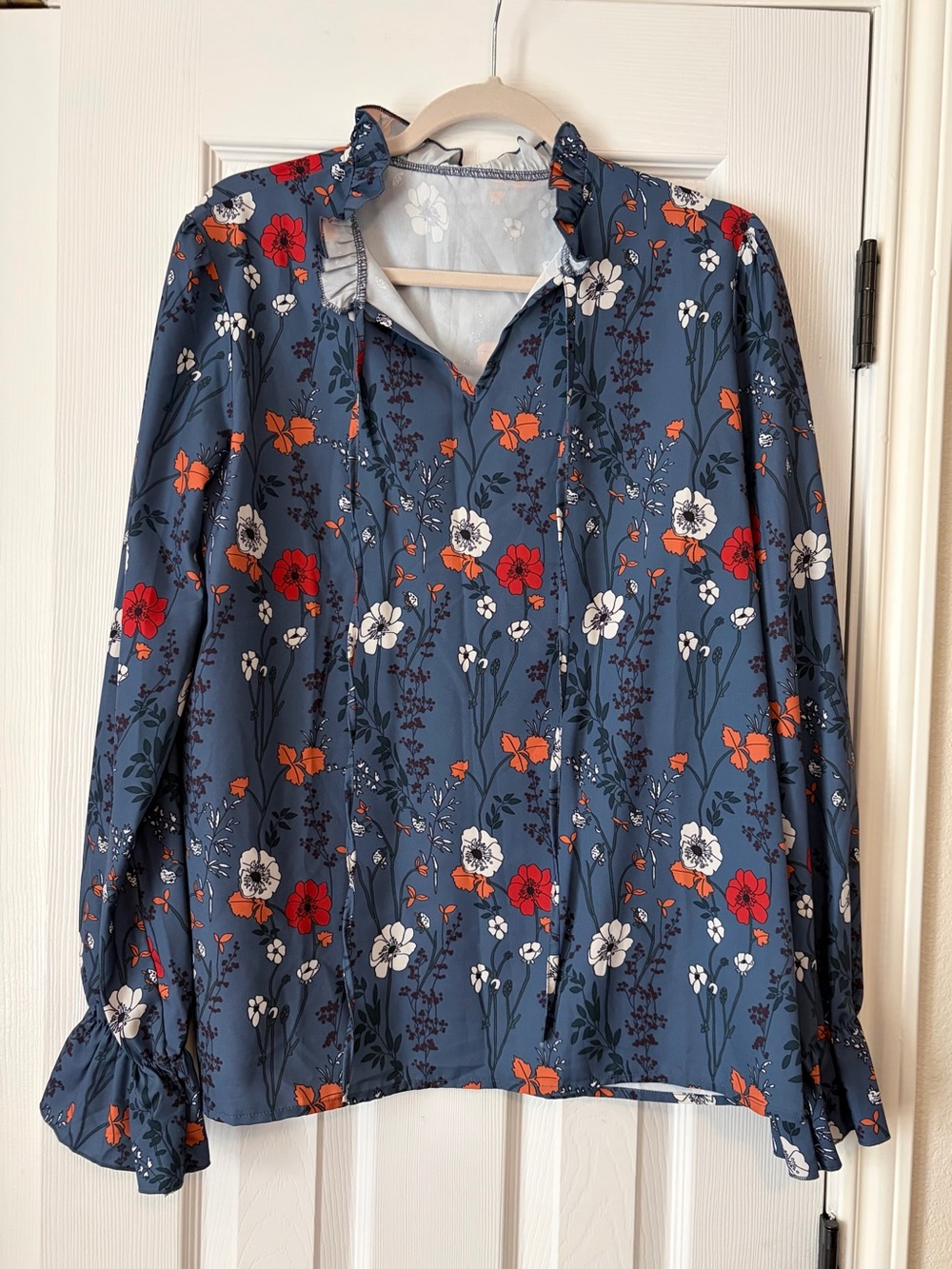 NWOT Amazon Blue Floral Tie-Neck Long-Sleeve Blouse, size XL